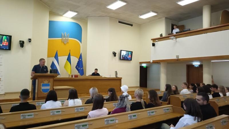 У Кременчуці відзначили День молоді: кого нагородили та про який фестиваль попросила молодь