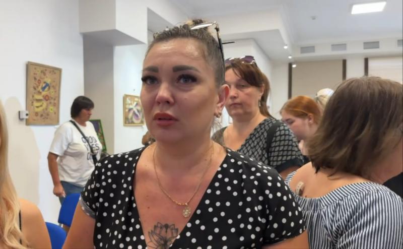Пам’ять, яку не можна втратити: у Кременчуці родинам полеглих воїнів вручили нагороди «Захисник України — Герой Кременчука»