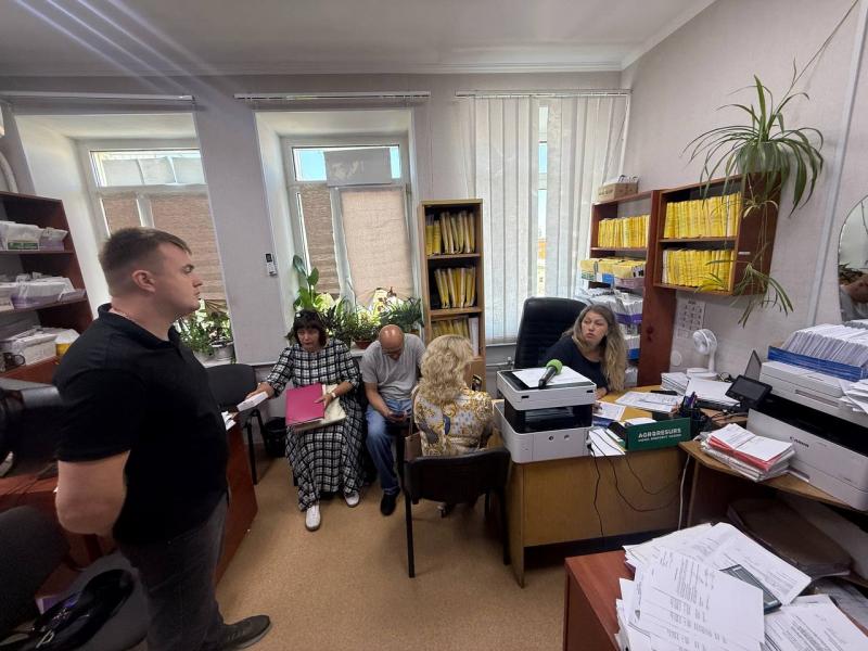 Через 27 років після випуску: кременчуківка домоглася золотої медалі, але тепер наполягає на урочистому нагородженні
