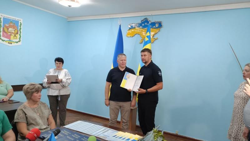У Кременчуцькій РВА напередодні Дня Незалежності нагородили військових, рятувальників, держслужбовців та керівників підприємств