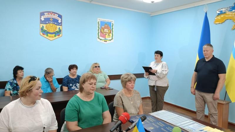 У Кременчуцькій РВА напередодні Дня Незалежності нагородили військових, рятувальників, держслужбовців та керівників підприємств
