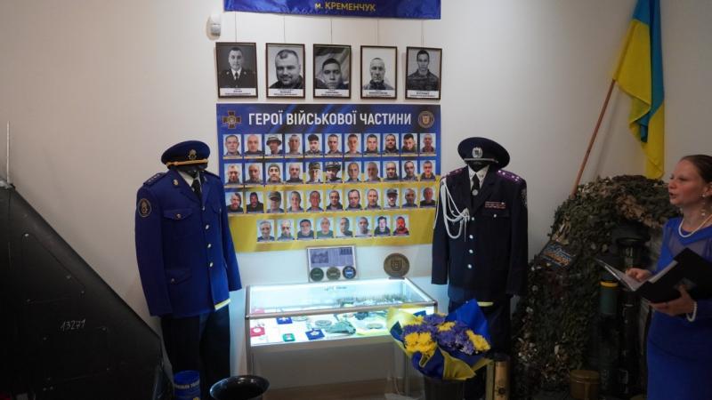 Пам’ять про тих, хто віддав життя за Україну: у Кременчуцькому музеї відкрили стелу військовій частині № 3059