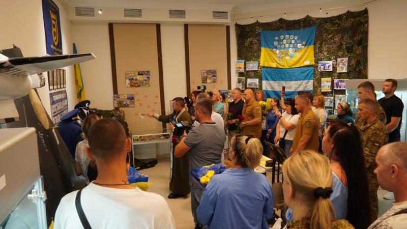 Пам’ять про тих, хто віддав життя за Україну: у Кременчуцькому музеї відкрили стелу військовій частині № 3059