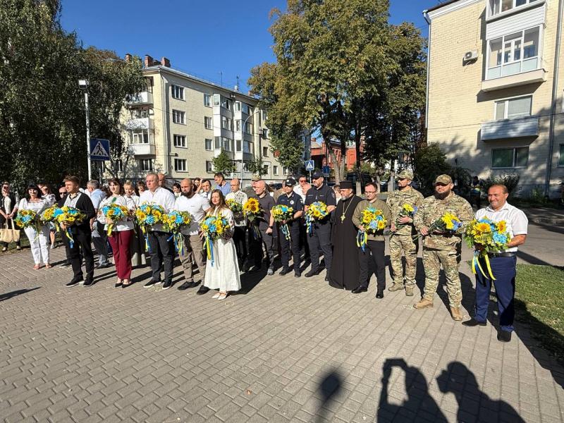 Символ незламності: голова облради Олександр Біленький та керівництво ОВА вшанували гетьмана Мазепу