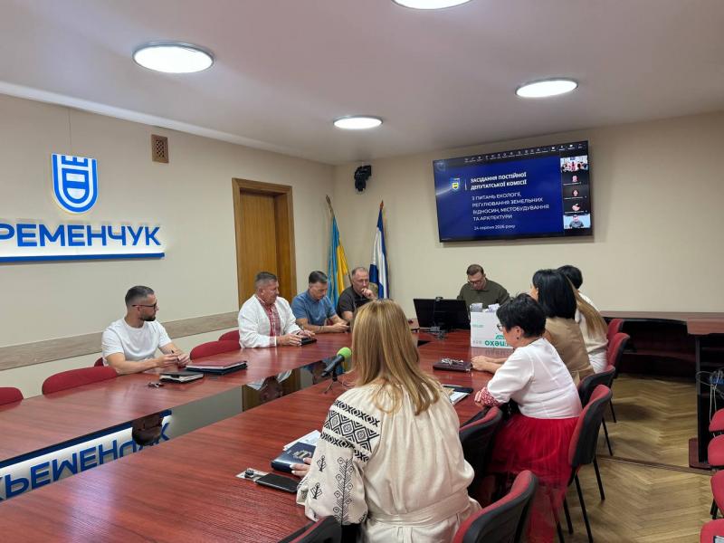 Загострення сезонної алергії та дефіцит косарів: як у Кременчуці борються з амброзією