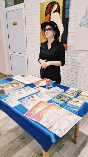 Від Карибської кризи до книг про українців: у Кременчуці погасили конверт до 90-річчя Броніслава Сьоміка
