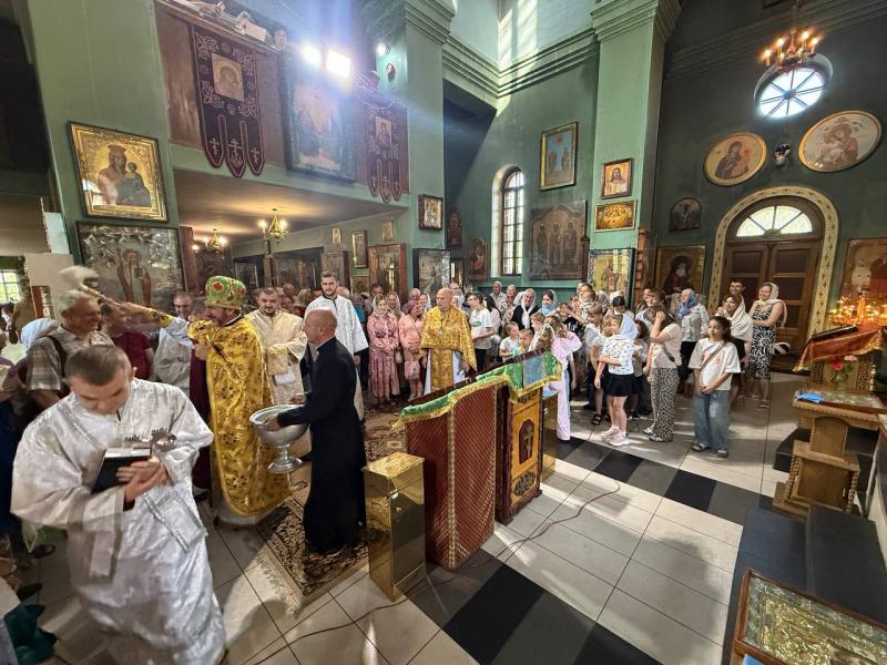 У Свято-Троїцькому соборі Кременчука вперше після переходу до ПЦУ провели молебень за школярів та освітян