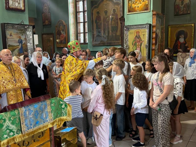 У Свято-Троїцькому соборі Кременчука вперше після переходу до ПЦУ провели молебень за школярів та освітян