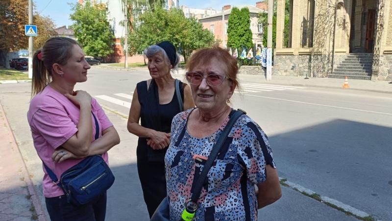«Він загинув рік тому, виконуючи свій обов’язок»: у Кременчуці попрощалися із захисником Віктором Мітченком