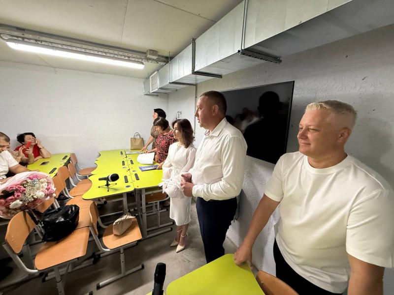 Малецький представив колективу ліцею №11 нову директорку Носкіну: Бикова залишиться вчителькою