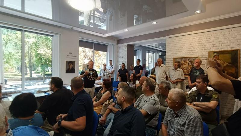 «Наш Кременчук розходиться по всьому світу накладом 30 мільйонів»: у Кременчуці відзначили 60-річчя філателістичного руху