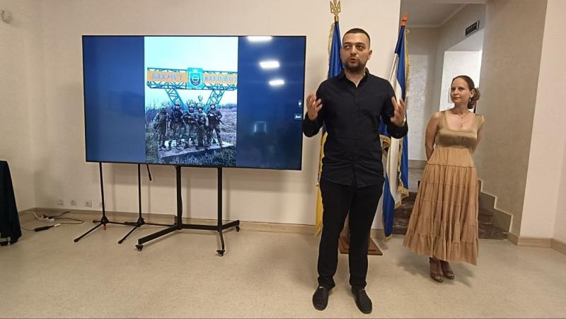 «Мистецька пам’ять про місто, яке війна змінила назавжди»: у Кременчуці відкрили виставку «Старовинний Бахмут»