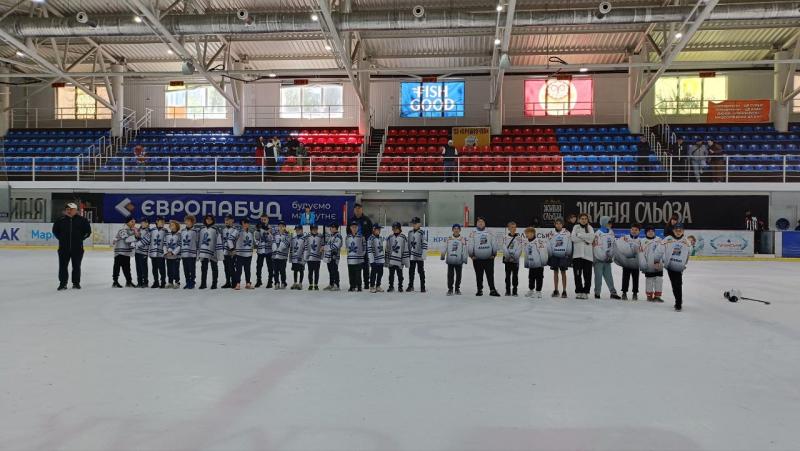 Дві команди з Кременчука на п'єдесталі: відбувся турнір Kremen Cup — традиційний дитячий хокейний турнір