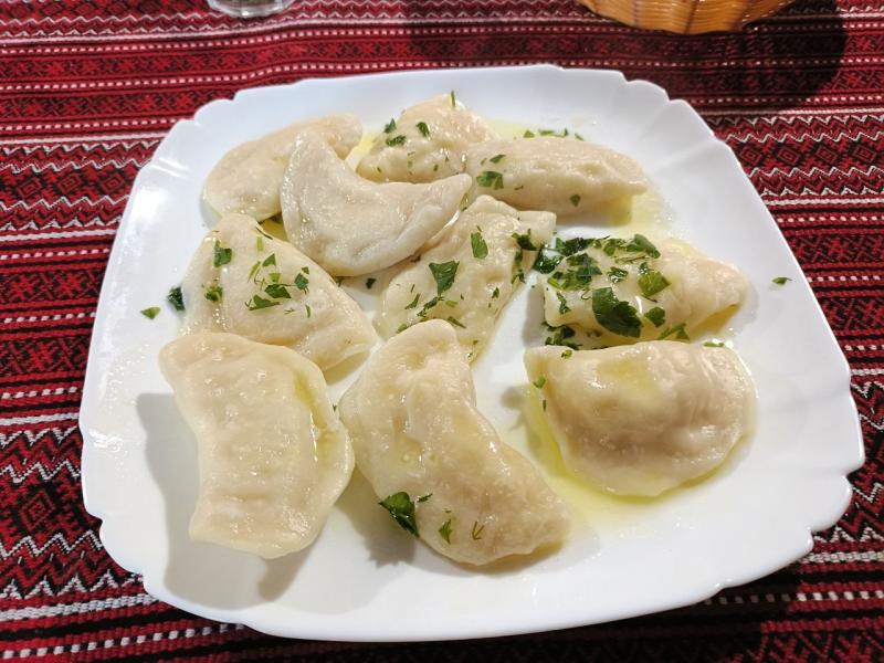 Карпатська пригода на один день: каньйон, водоспади, гойдалки та гуцульський колорит Микуличина