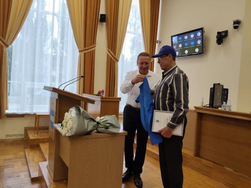 Малецький на сесії нагородив своїх підлеглих, засновника кременчуцького дзюдо та молодого спортсмена