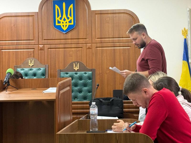 Суд продовжив арешт начальнику локомотивного депо «Кременчук» у справі про катування та порушення приватності