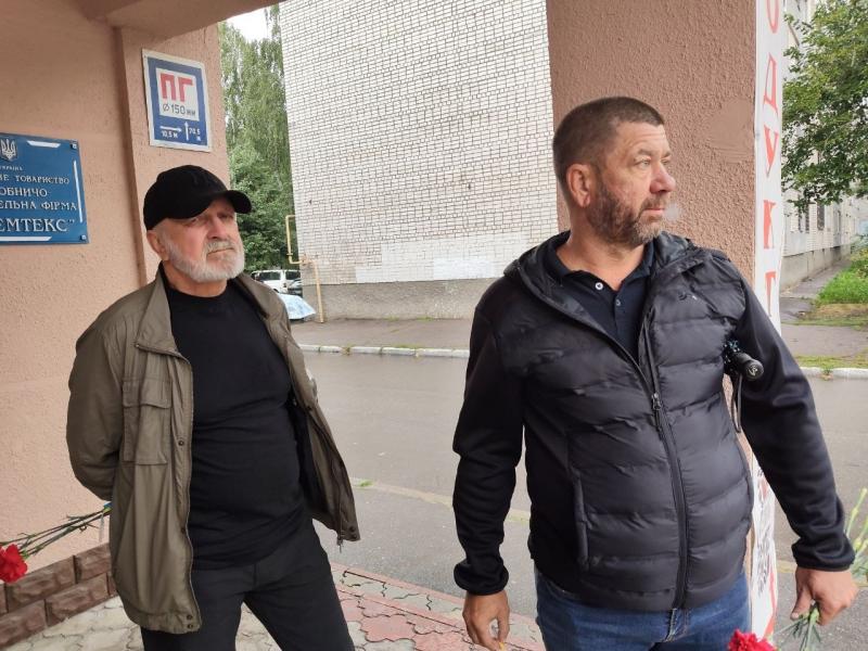 «Він загинув на передовій, десь на Донецькому напрямку»: Кременчук провів в останню путь Олександра Веснянка