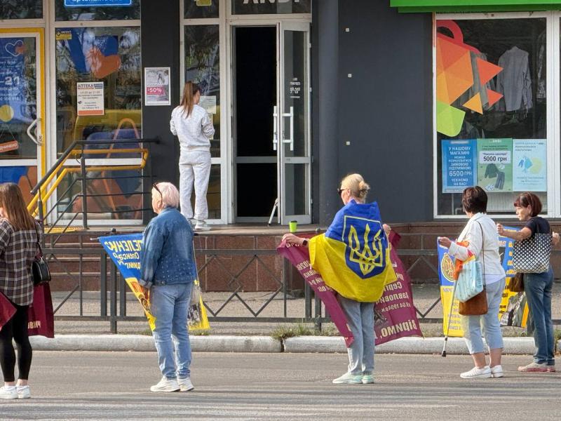 «Вірю, чекаю, молюся»: у Кременчуці відбулася чергова акція на підтримку полонених і зниклих безвісти захисників