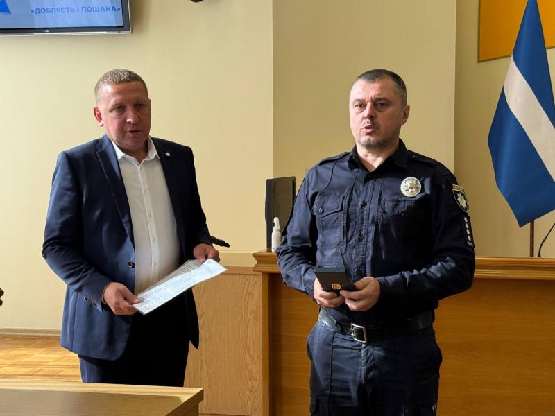Визнання і вдячність громади: у Кременчуці на сесії міської ради нагородили військових, поліцейських та захисників