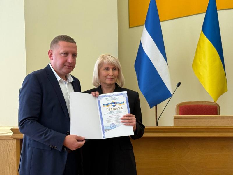 «Відмінники освіти», грамоти та подяки: кого у Кременчуці нагородили до Дня вчителя