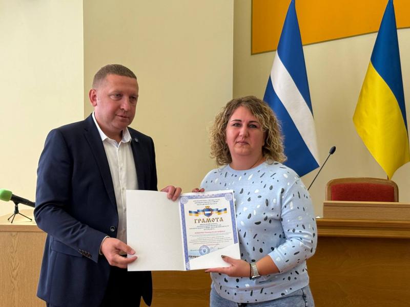 «Відмінники освіти», грамоти та подяки: кого у Кременчуці нагородили до Дня вчителя