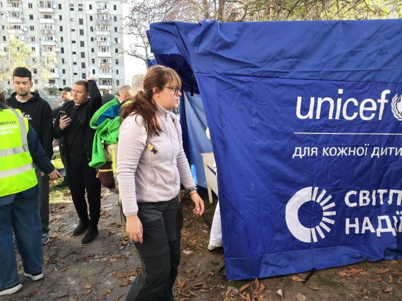 «Я схватила дитину, ми побігли швидко на вулицю. Було повторне», - жителі Кременчука про нічну атаку рф