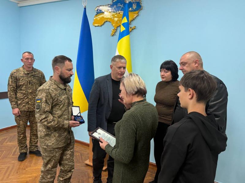 Комбатантські хрести та орден «За мужність»: у Кременчуці вшанували полеглих захисників