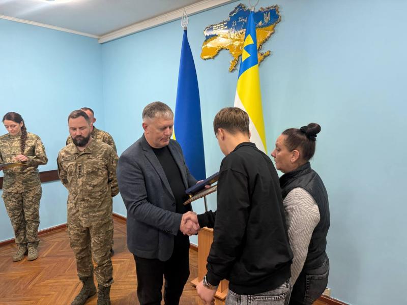 Комбатантські хрести та орден «За мужність»: у Кременчуці вшанували полеглих захисників