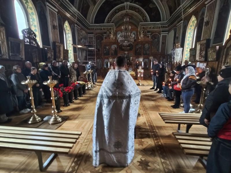 «Він завжди писав, що все добре»: у Кременчуці попрощалися із Захисником Дмитром Ратушним