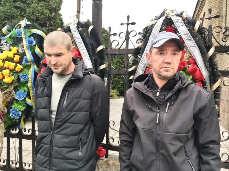 «Він завжди писав, що все добре»: у Кременчуці попрощалися із Захисником Дмитром Ратушним