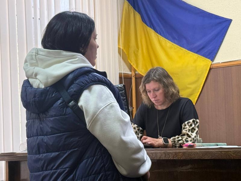 «Аварійних дерев не бачили, а хто відповідав — не знають»: віцемерка Усанова та інші свідки давали свідчення у справі про загибель дитини в дитсадку №19