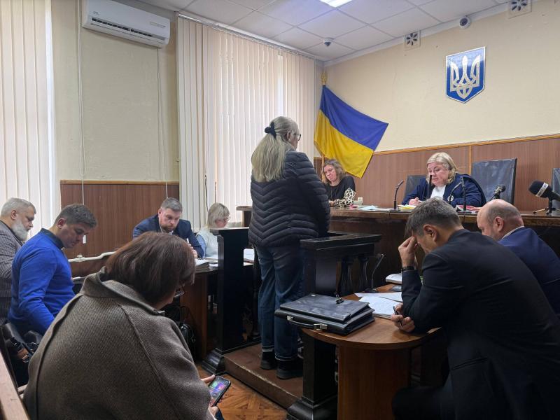 «Аварійних дерев не бачили, а хто відповідав — не знають»: віцемерка Усанова та інші свідки давали свідчення у справі про загибель дитини в дитсадку №19