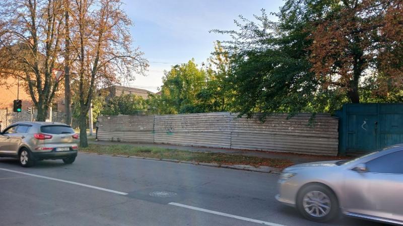 Кременчук за парканом: що насправді відбувається за огорожами будмайданчиків