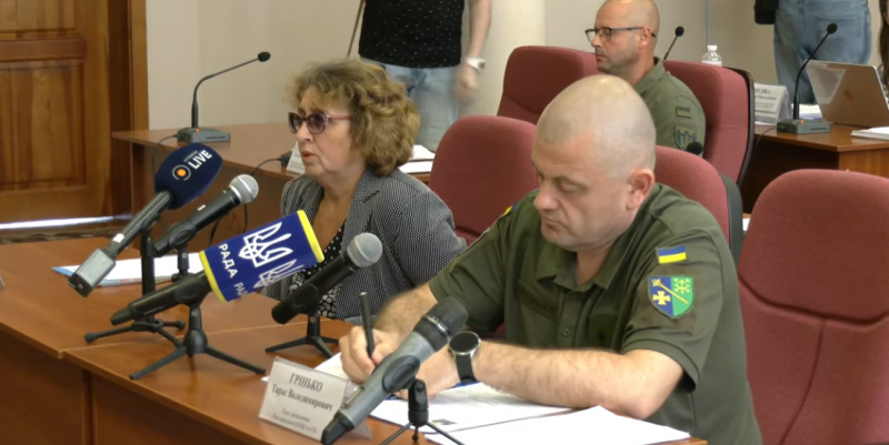Якщо не підпишеш – поїдеш "на м'ясо": на засіданні ТСК мешканка Полтавщини заявила про незаконне затримання її сина працівниками ТЦК, хоча він був списаний