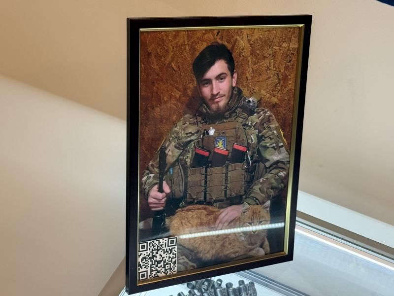 У Кременчуці відкрили музейну експозицію пам'яті жертв теракту в Оленівці: серед них – азовець Ярослав Отрок