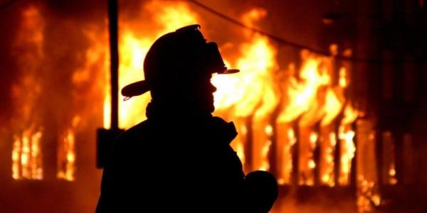 Сміття, гаражі та госпбудівлі: як рятувальники боролися з полум’ям у Кременчуці та районі
