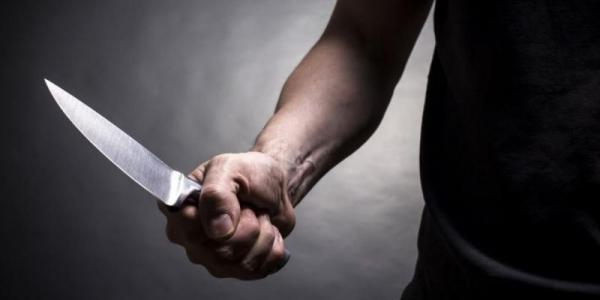 Нічна поножовщина у Горішніх Плавнях: перехожий отримав небезпечне для життя поранення