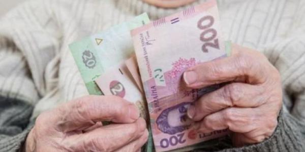 У грудні частина пенсіонерів отримає майже тисячу гривень доплати до пенсії