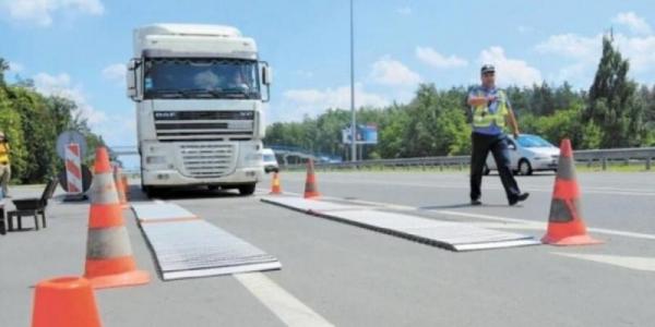 Голова Полтавської облради Біленький закликає направляти штрафи за перевантажені фури на ремонт доріг у громадах