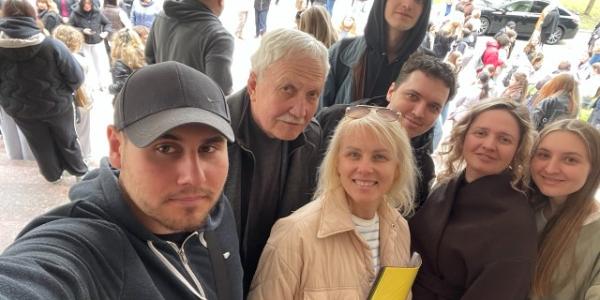 У КрНУ пройшов екологічний захід GREEN FEST: від висадки квітів до створення «квітучих листівок»