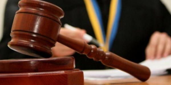 Диплом ціною в мобілізацію: як інспекторка з кадрів на Полтавщині "не помічала" відсутності військових квитків у вступників