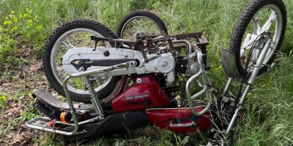 У Кременчуцькому районі 82-річний мотоцикліст з’їхав у кювет і травмувався