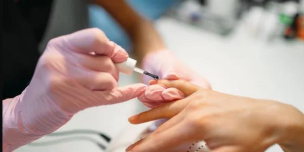 Як розрахувати витрати матеріалів на одного клієнта манікюрного салону