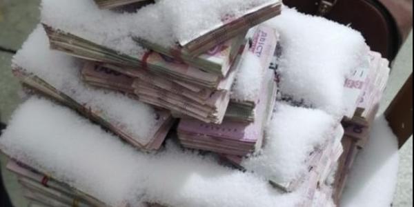 Малецький роздав премії за снігопад: «Лопати в руки – і працюємо!»