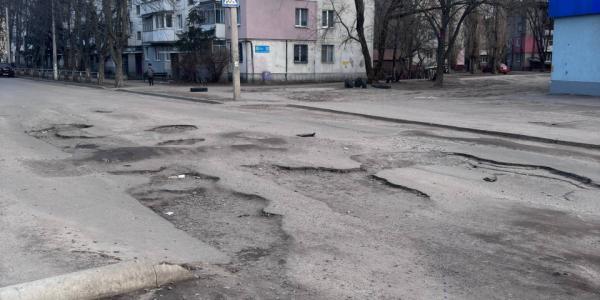 «Весняний натяк» від містян: дорога до лікарні стала небезпечною