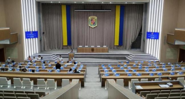 Завтра відбудеться позачергова сесія Полтавської обласної ради