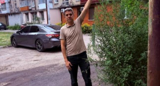 Бур'яни вищі за людину: у дворі, де мешкала віцемерка Кременчука великі зарості