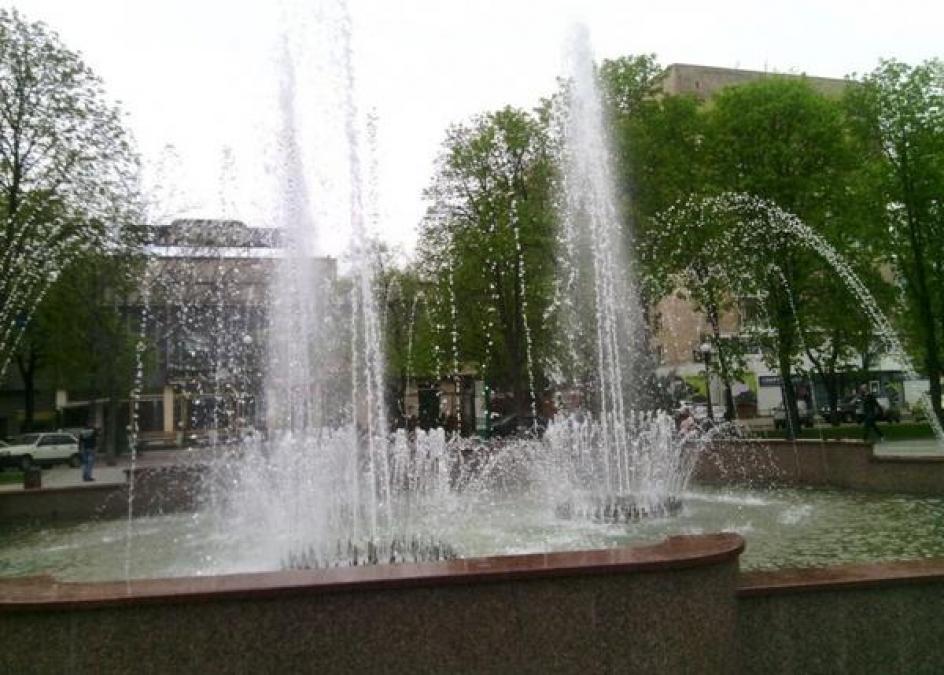 В Кременчуге заработал главный городской фонтан