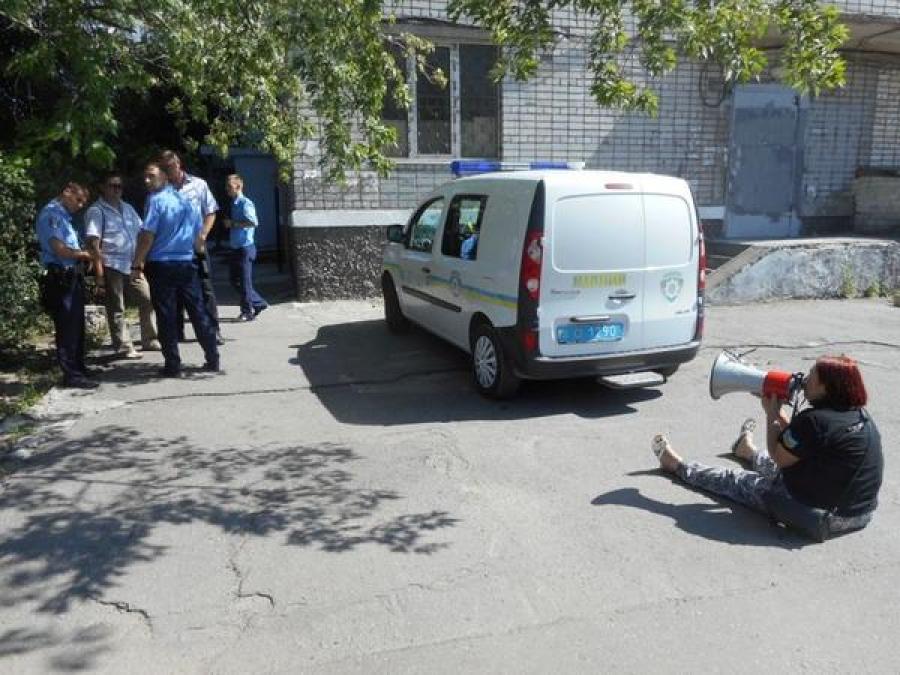 Помещение бывшего магазина «Сакс»: скандал не утихает