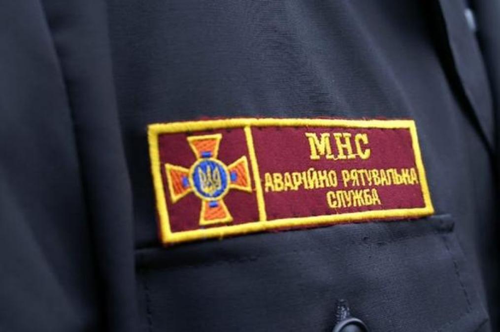 Кременчугские пожарные тушили возгорания в гостинице и автомобиле